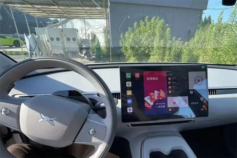 Foto mata-mata interior XPENG MONA M03 ada di sini, dengan fokus pada kesederhanaan, mirip dengan Tesla Model 3