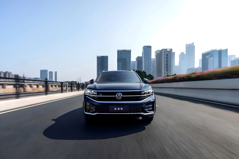 Penampilan dan konfigurasi ditingkatkan: Volkswagen Touareg 2.0TSI versi RUIYING baru diluncurkan, dengan harga 558.800 yuan