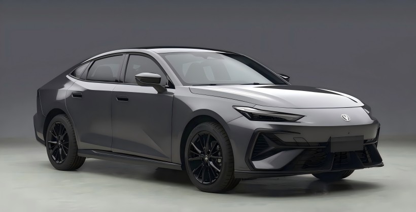 Gambar aplikasi dari Chang'an Uni-V baru: langsung berubah menjadi coupe 