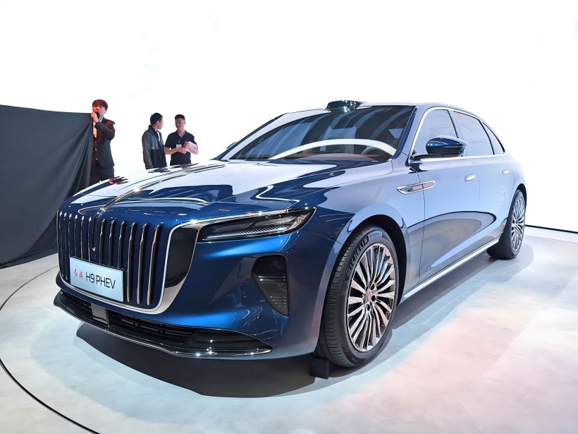 Hongqi H9 PHEV, ditenagai oleh steker 2.0t - dalam powertrain hybrid dan dilengkapi dengan suspensi aktif, akan diluncurkan pada paruh kedua 2025.