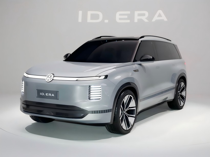 Versi produksi SUV rentang ekstended, Volkswagen ID.era, diharapkan akan melakukan debutnya di Guangzhou Auto Show dan mencapai pasar pada Q1 2026.