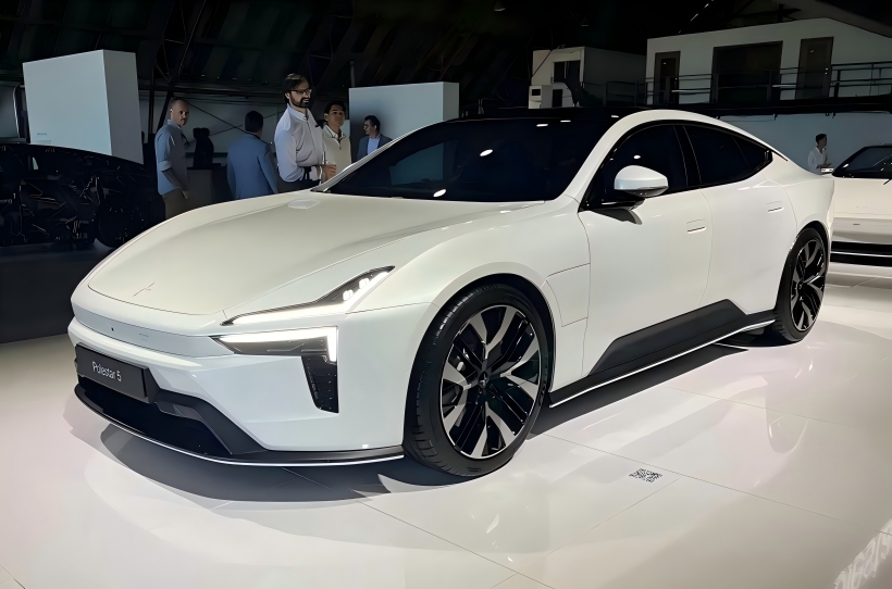 Polestar 5, dengan keluaran tenaga maksimum 884 tenaga kuda, akan melakukan debut resminya di Munich International Motor Show pada bulan September.