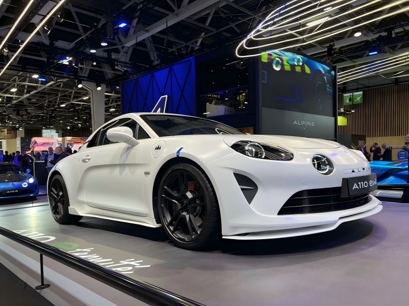 Teaser Alpine A110 EV Diluncurkan; Peluncuran Direncanakan pada tahun 2026